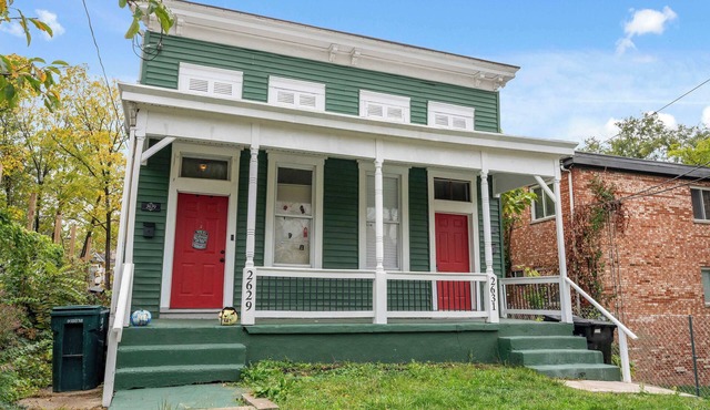 Stylish, Modern Gem in the HIlls