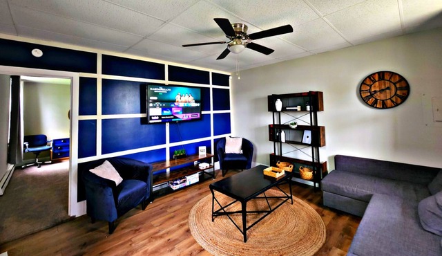 Stylish modern-minimalist suite
