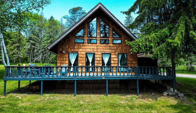 Stylish + Modern Roxbury Cabin - Close to Venues, Ski, Hiking, Biking, Swimming!