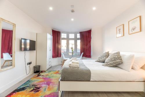 Stylish modern studio with parking London - Pass the Keys