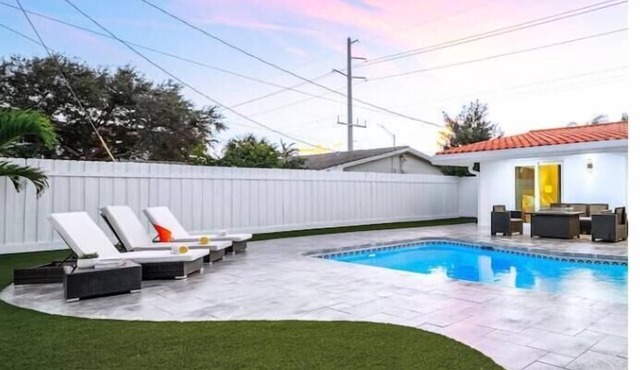 Stylish Modern Oasis Pool 2mil to Beach