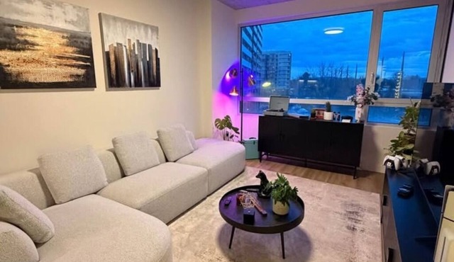 Stylish Montreal Stay 3 Minutes to Metro, Easy Downtown Access