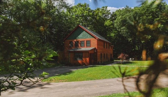 Stylish Mountain Retreat Deer Meadows