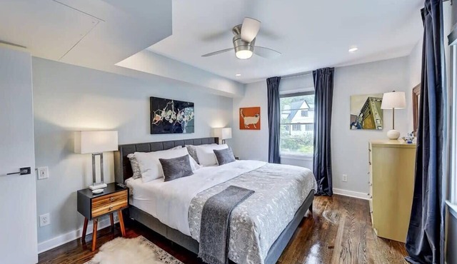 Stylish Myers Park 1BR King Condo | Queens Rd