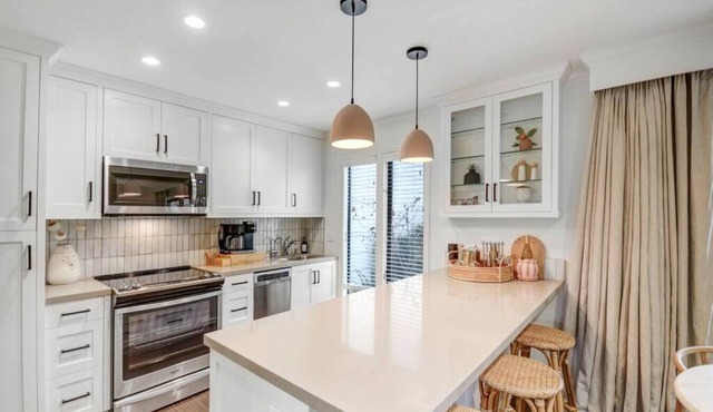 Stylish Napa Stay Pool Access + 10 Min to DT