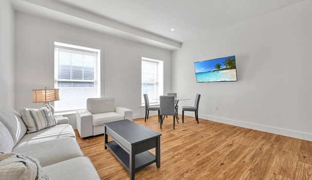 Stylish New Apartment with New Furnishings in Renovated Building!