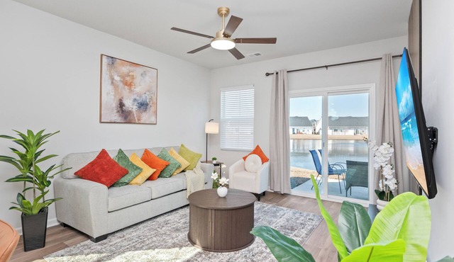 Stylish New Build 3BR/3BA - Prime Location Near Beach and Airport