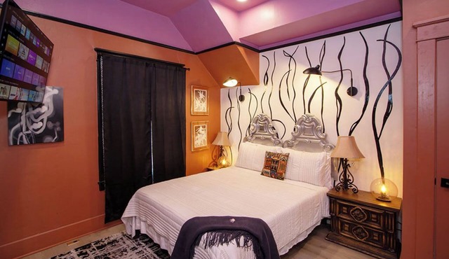 Stylish "NEW" Home- Hot Tub - Near Downtown, PHX Airport, and ASU