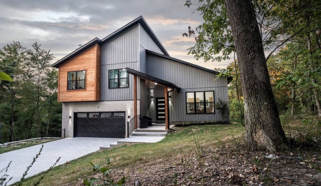 Stylish New Home Near Lake Modern Comfort & Nature Access