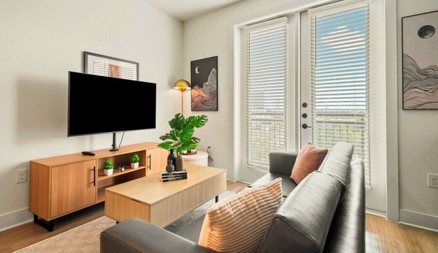 Stylish New Studio DT | Pool, Gym & Rooftop Lounge
