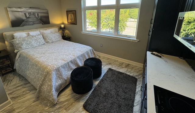 Stylish new studio on SML Mariners