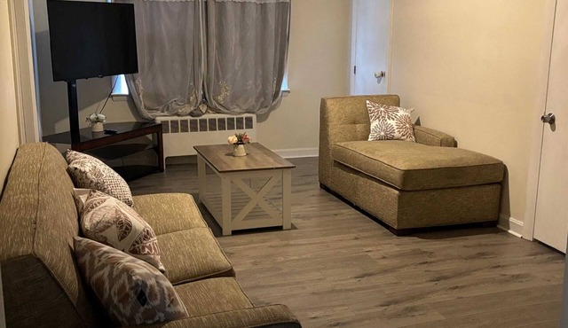 Stylish Newly Furnished 3-Bedroom Dream Home in terrific Manchester