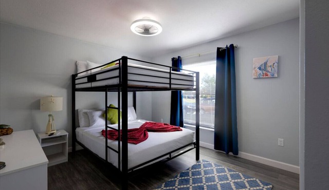 Stylish Nomad Nest: Workspace | Patio | Sarasota