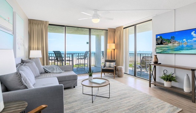 Stylish Oceanfront Corner Unit Condo | Open Concept & Chic Decor