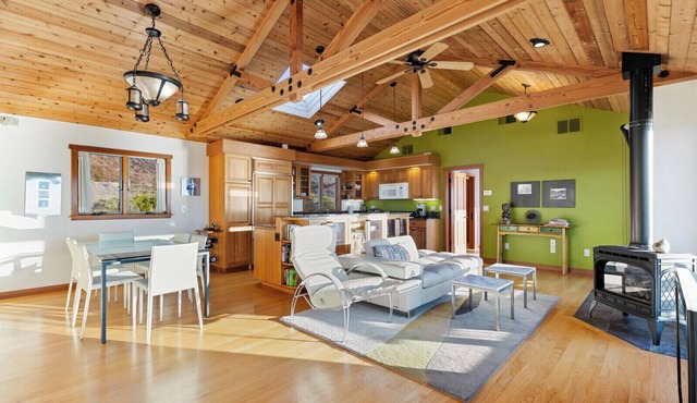 Stylish Oceanfront Home with Stunning Bluff Views, Deck & Balcony - Near Beach