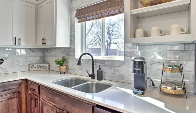 Stylish OKC Farmhouse w/Garden - Close to OU