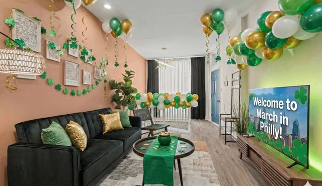 Stylish Old City 1BR Near History and Stadiums