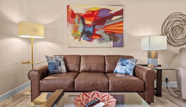 Stylish Old Town Scottsdale Condo, Pool, Wifi