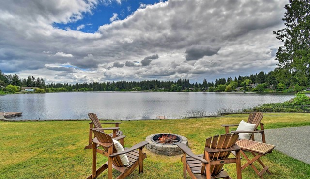 Stylish Olympia Home w/Private Boat Dock!