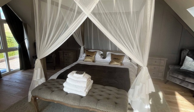 Stylish one bed country steading