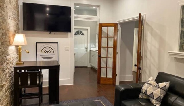 Stylish one bedroom apartment in downtown Jackson