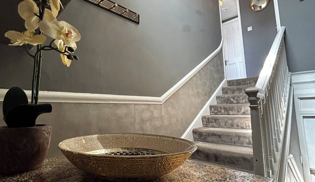 Stylish One Bedroom, City Centre Apartment