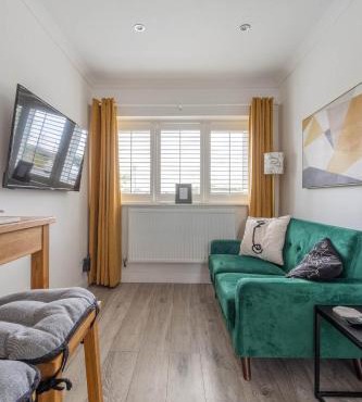 Stylish one bedroom garden suite