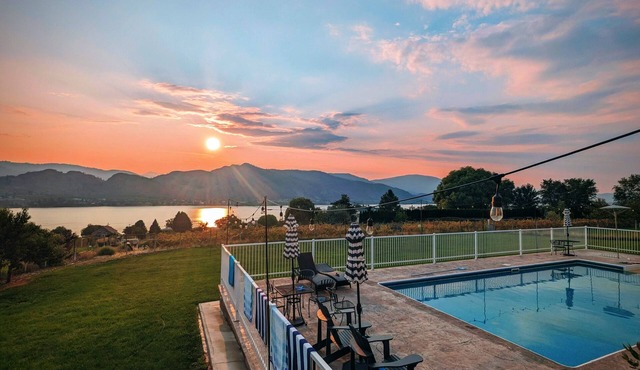 Stylish Osoyoos Lakeview Oasis w/Private Pool, Game room, Sunroom!