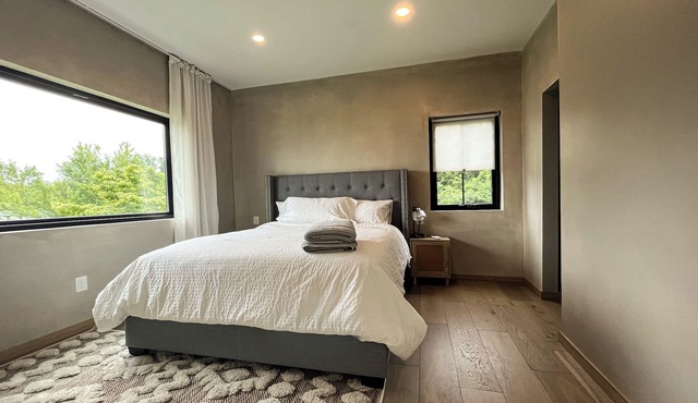 Stylish, Panoramic River Views , Waterfront Modern Home 1 Hr to D.C.