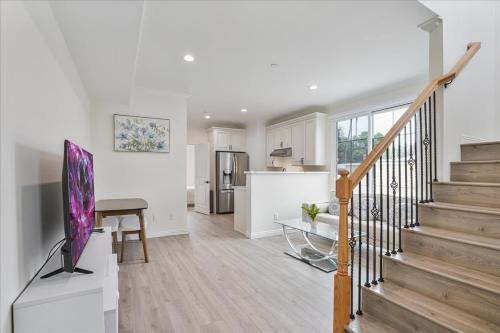 Stylish Pasadena Stay Near Old Town & Rose Bowl