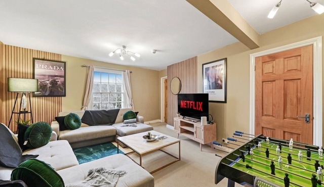 Stylish Penthouse On The Iconic Harbourside