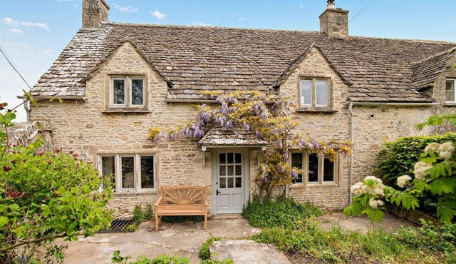 Stylish pet friendly Cotswold holiday cottage - Smuggsbarn Cottage