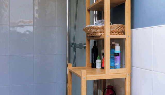 Stylish, pet friendly 3bd flat near Hollyrood Park