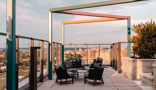 Stylish Pet Friendly Space w/Balcony, Gym, Pool