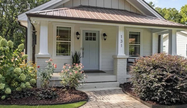 Stylish Pet Retreat Near Downtown