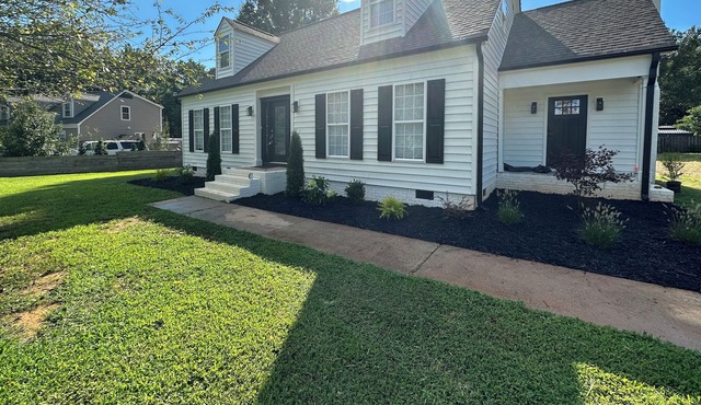 Stylish place, great for large groups. Pet friendly