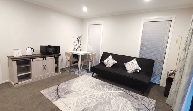 Stylish Private Guest Suite in Rolleston