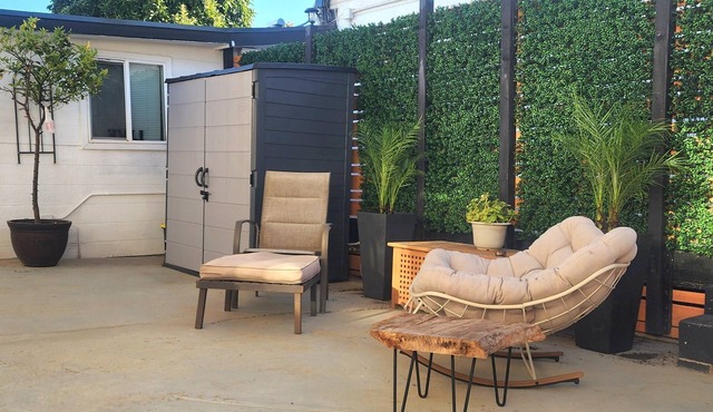Stylish private studio in beach town
