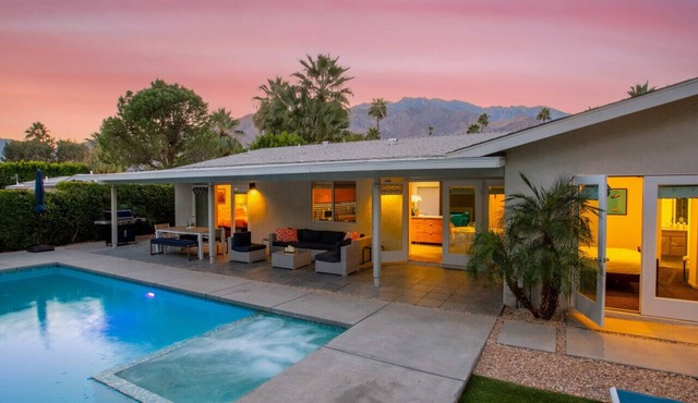 Stylish PS Home w/heated pool/spa & mountain views