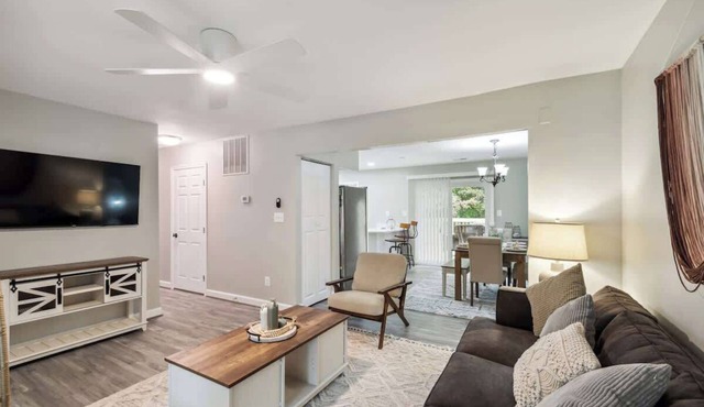 Stylish Rancher Near BWI, BALT!