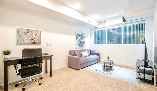 Stylish Regent Park Apartment