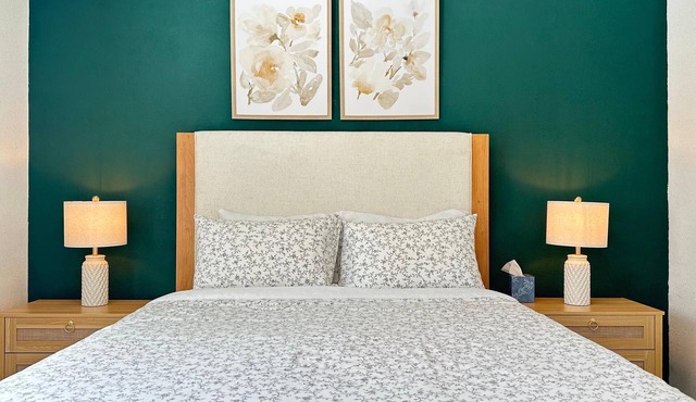 Stylish Remodeled Townhouse – Entire Home - Great Location!