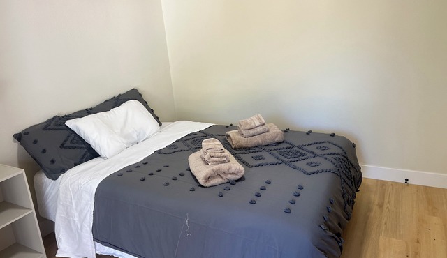 Stylish/Renovated 3B2BA Retreat