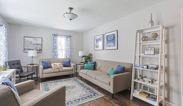 Stylish Renovated 5-bedroom house in South Bend