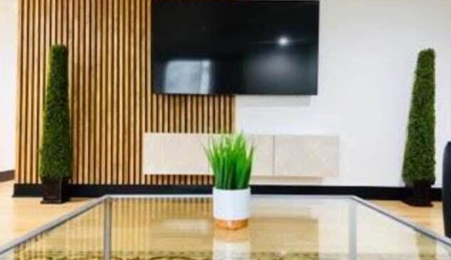 Stylish Retreat: 4 Bedroom | Downtown Chicago