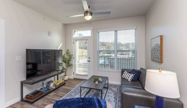 Stylish Retreat | Only 2miles to UC & Downtown Life