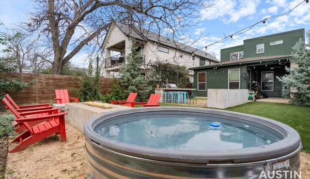Stylish Retreat + Outdoor Oasis in Heart of Austin