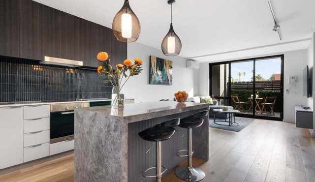 Stylish Retreat with St.Kilda Action at Your Door