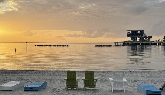 Stylish Retreat| Walk 2Dtwn+beach |Bikes+Patio