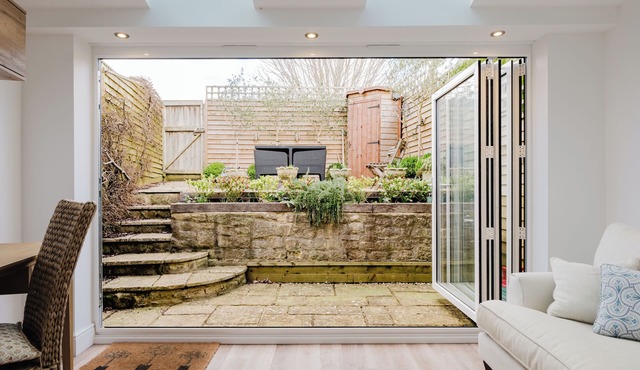 Stylish Retreat with Garden in Tetbury